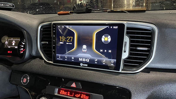 KIA Sportage / 19~ / 9